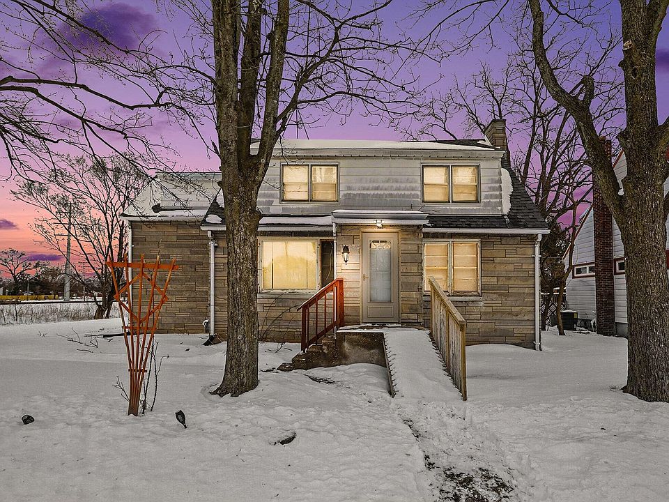 1st image of 606 Hoyt St