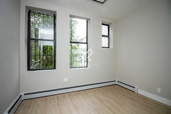 Rented by Yaffa Realty LLC | media 18