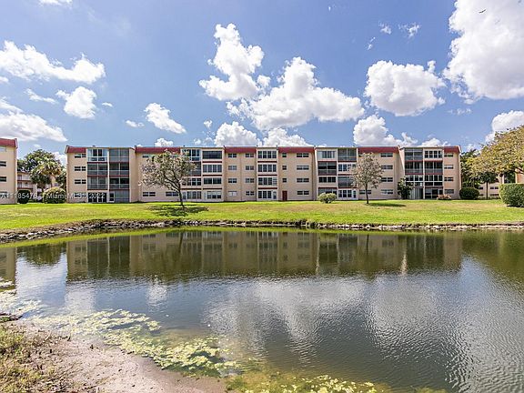2nd image of 1020 Country Club Dr APT 408