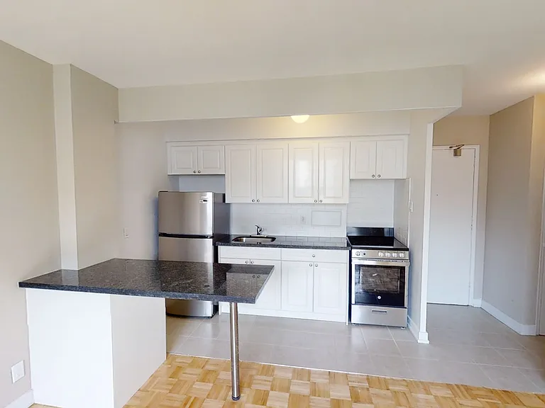 700 Ontario St — Photo 14