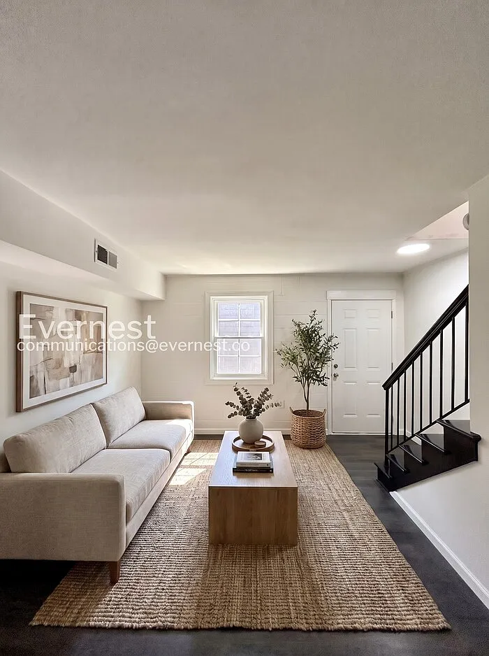 2 bed, 1.0 bath, 840 sqft, $1,595 — Photo 2