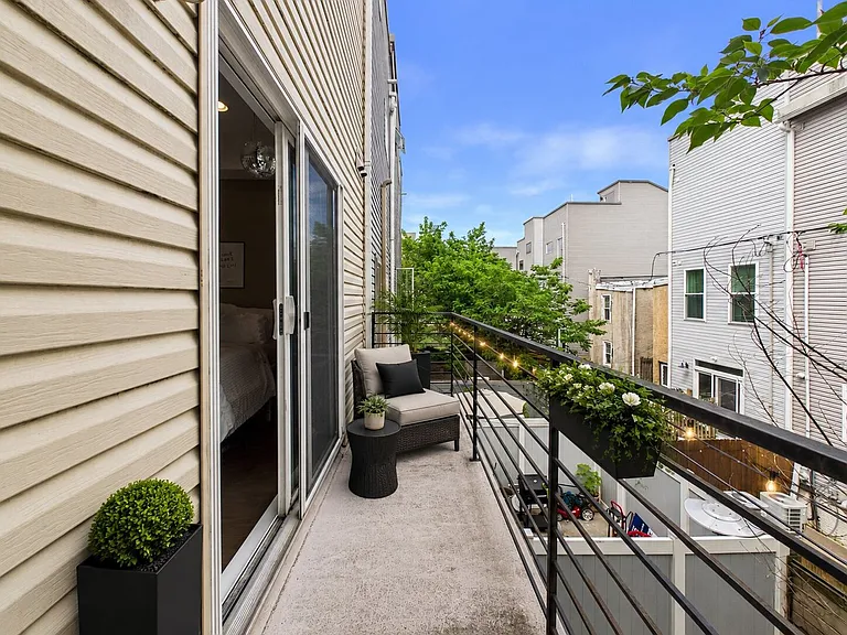 1435 S Taylor St — Photo 17
