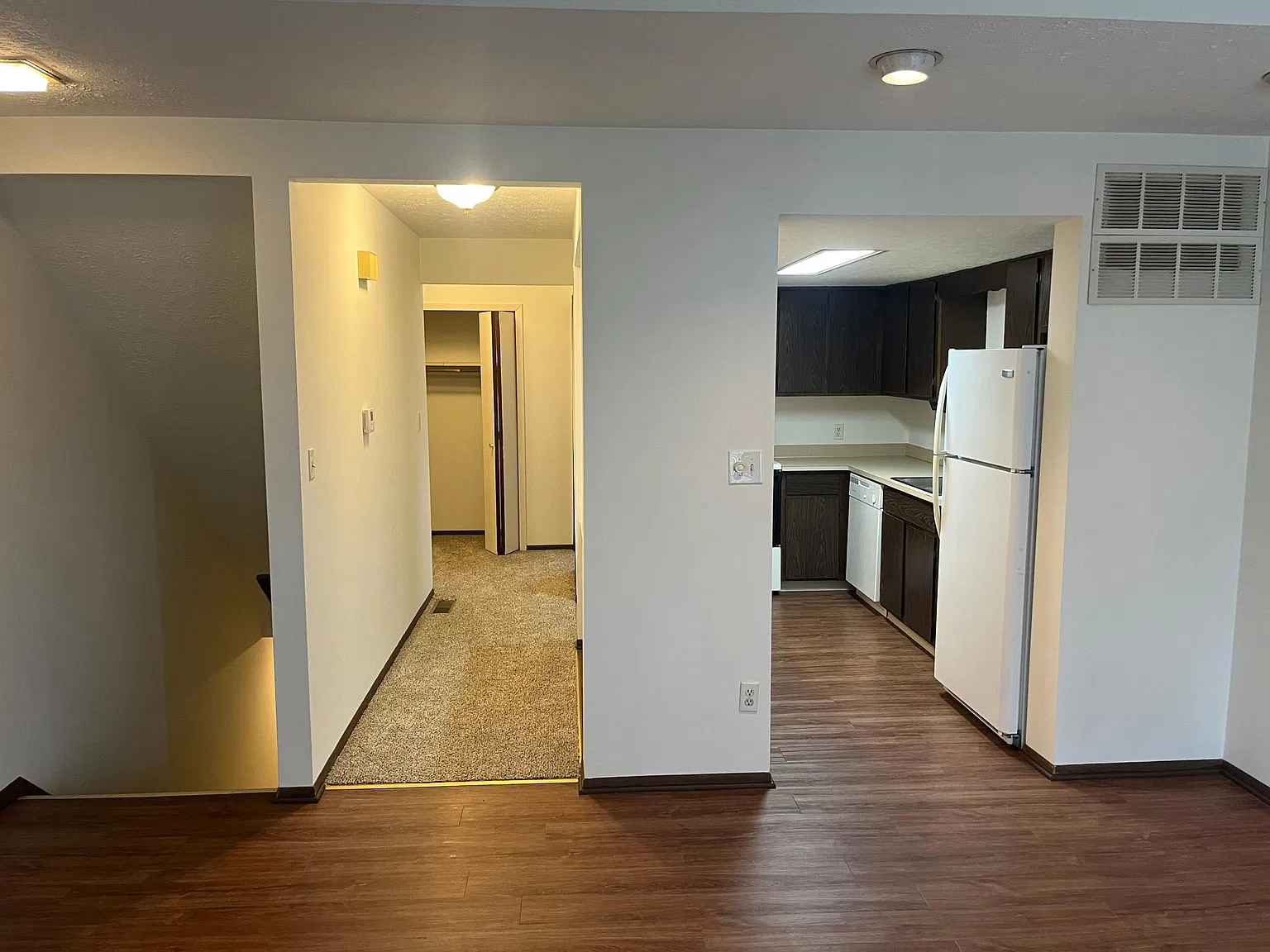 1 bed, 1.5 bath, 800 sqft, $1,150 — Photo 3