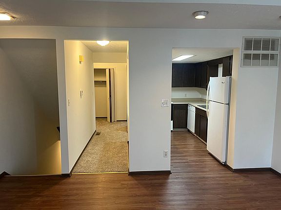 3rd image of 611 Center Ave