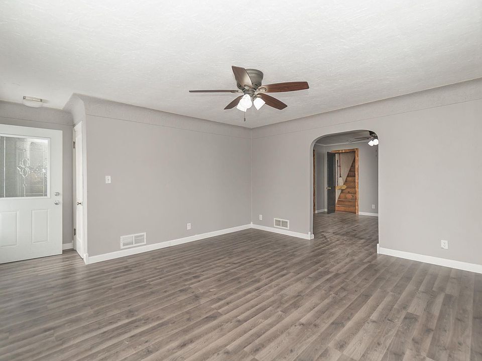 303 W Dunkerton St, Dunkerton, IA 50626 Zillow