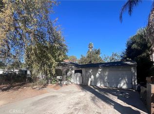 19211 Strathern St, Reseda, CA 91335