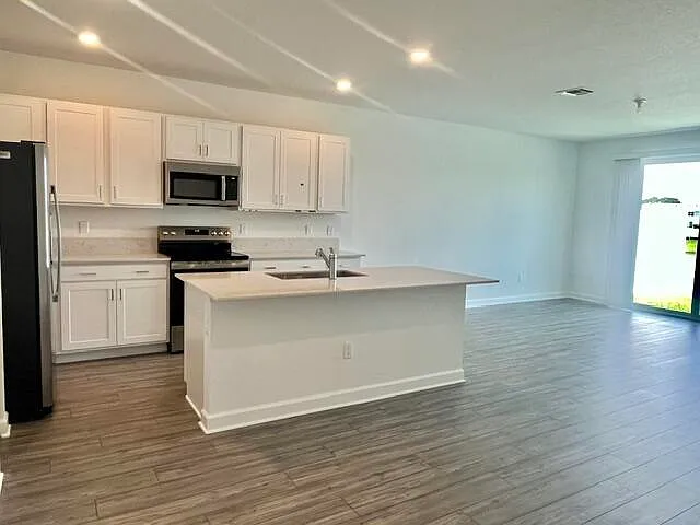 675 SE Lake Falls St — Photo 18