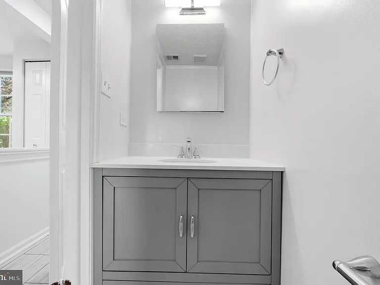 7 Leatherwood Ct — Photo 11