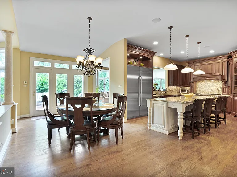 9864 Walker Glen Ct — Photo 108