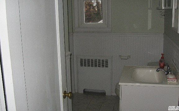 5th image of 207 Cedar Ave