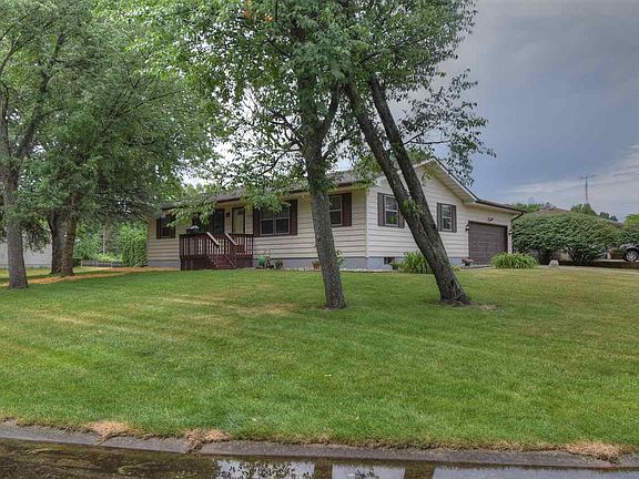 3rd image of 53095 Lily Creek Dr