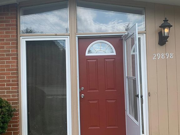 3rd image of 29898 Fairfax St