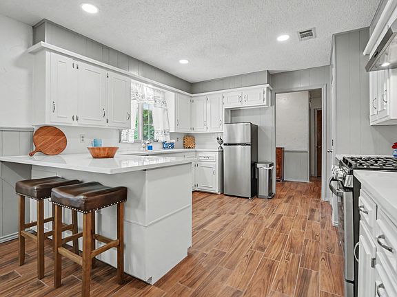 4th image of 2602 77th St