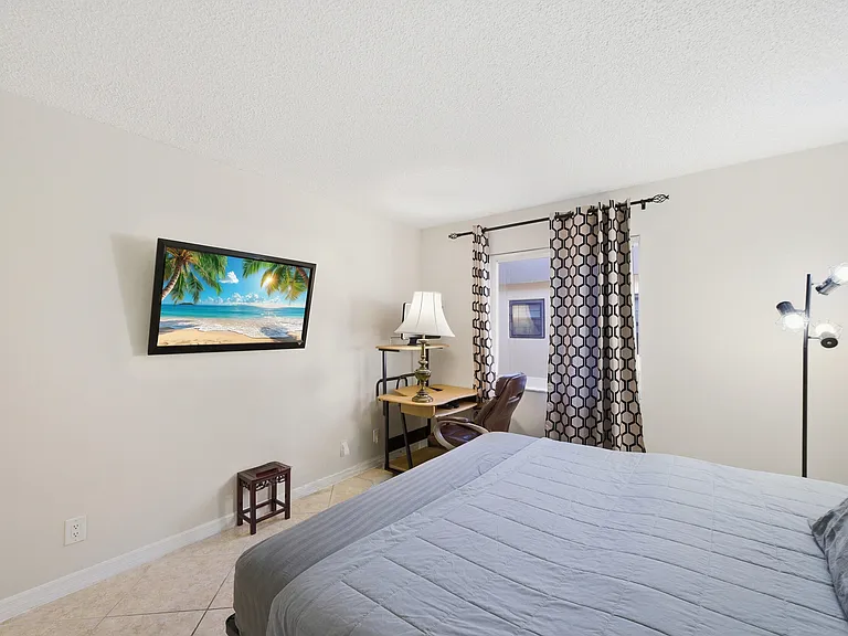 129 Piedmont Way #C — Photo 16