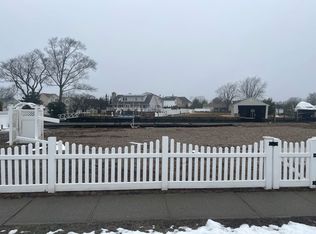 62 Alhambra Rd, Massapequa, NY 11758