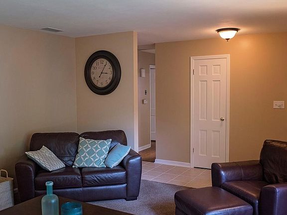 3rd image of 440 Ashford Ct