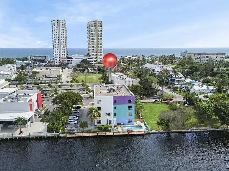 105 S Riverside Dr #402 — Photo 43
