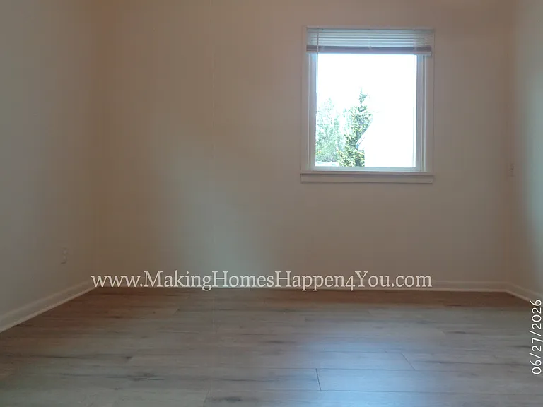 1945 23rd St NE — Photo 27
