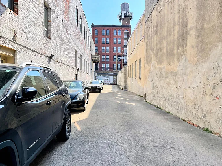 431 Fairmount Ave #2G — Photo 12