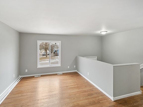 3rd image of 4420 Balmoral Dr