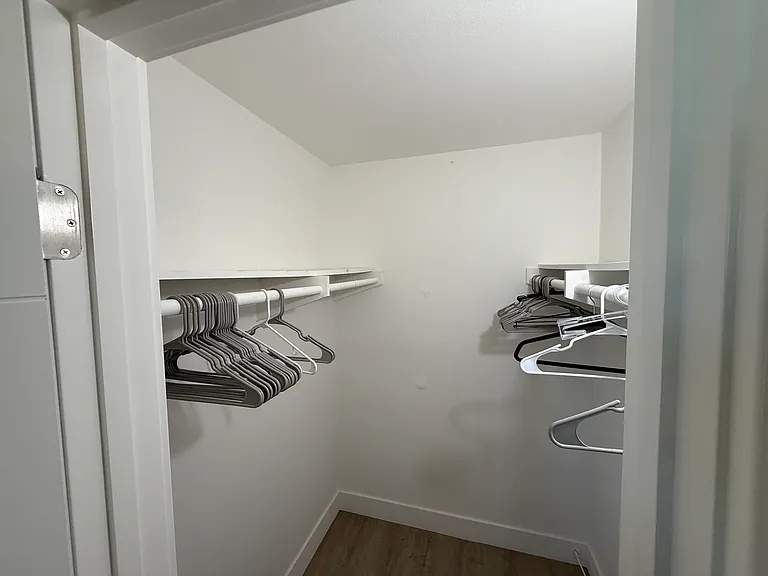 1033 Valencia St #C — Photo 2