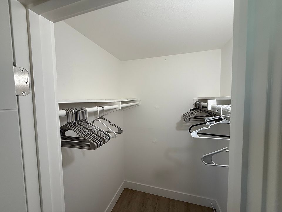 2nd image of 1033 Valencia St APT C
