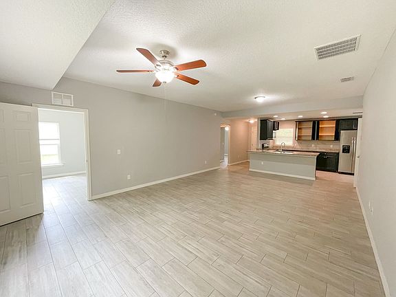 3rd image of 3167 Saint James Ave