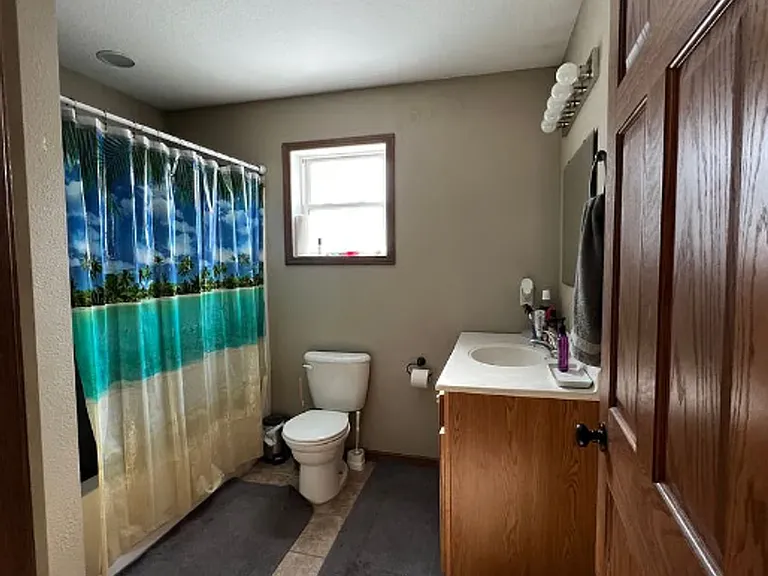 216 James Ave — Photo 4