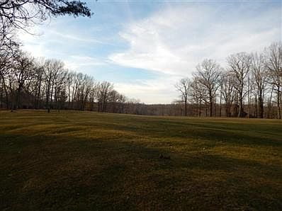 2nd image of 225 Snead Dr