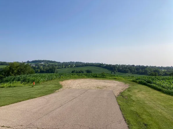 3 Dreamway Dr, Dubuque, IA 52002