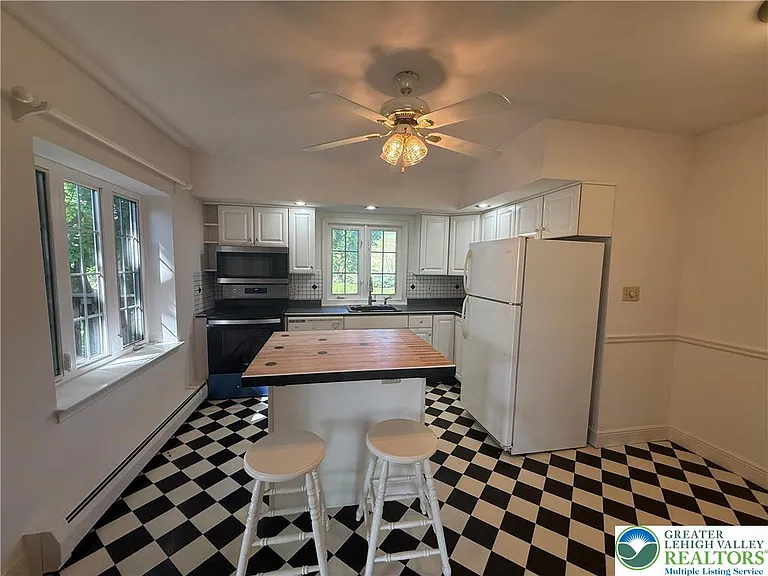 9751 Newtown Rd #B — Photo 6