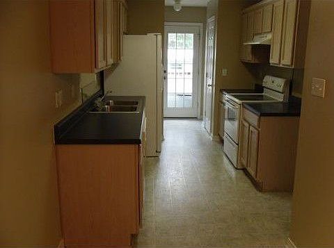 4th image of 13379 Warren Dr