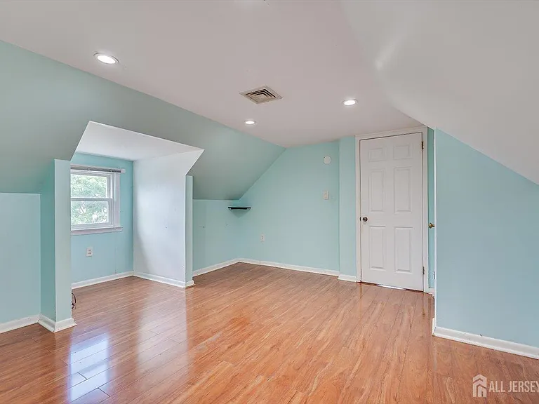 111 Sonora Ave — Photo 24