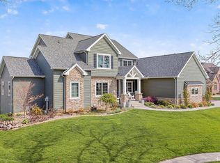 414 River Pointe Dr, Elkhart, IN 46514