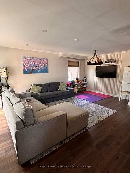 Toronto House for rent - 3 Bedrooms — photo 3