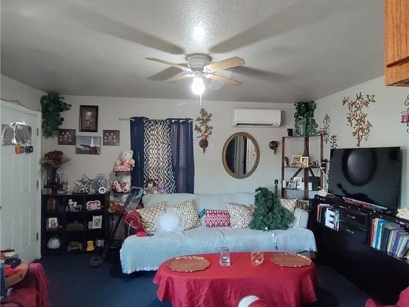 5th image of 1142 Magnolia St #1