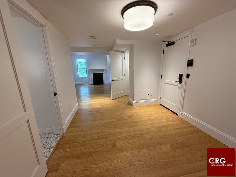 83-84 Gardner St #200L — Photo 17