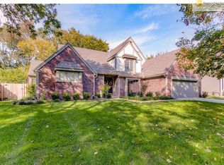 3916 W 102nd St, Overland Park, KS 66207