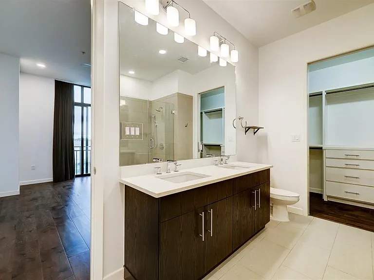 4820 Caroline St #404 — Photo 7
