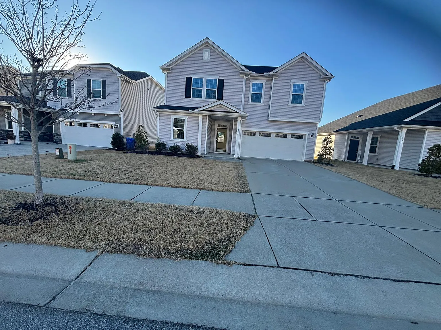 4 bed, 2359 sqft, $2,150 — Photo 2