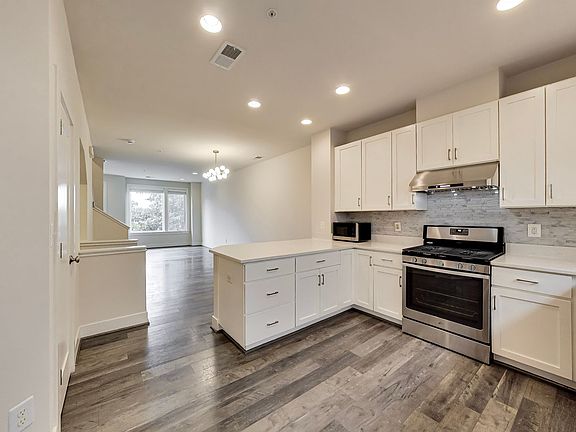 3rd image of 16616 Crabbs Branch Way