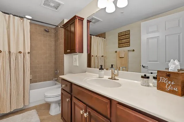 225 Main St #214 — Photo 16