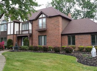 24023 Stonehedge Dr, Westlake, OH