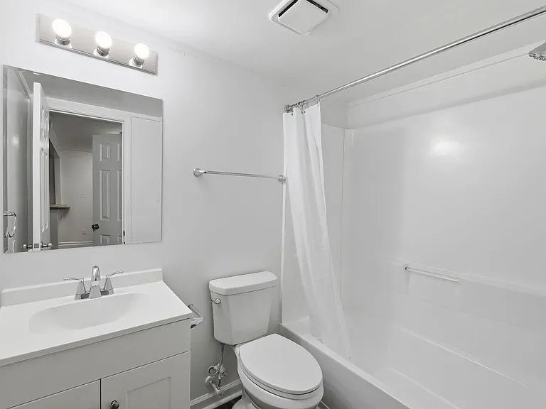 308 W Trinity Ave — Photo 27