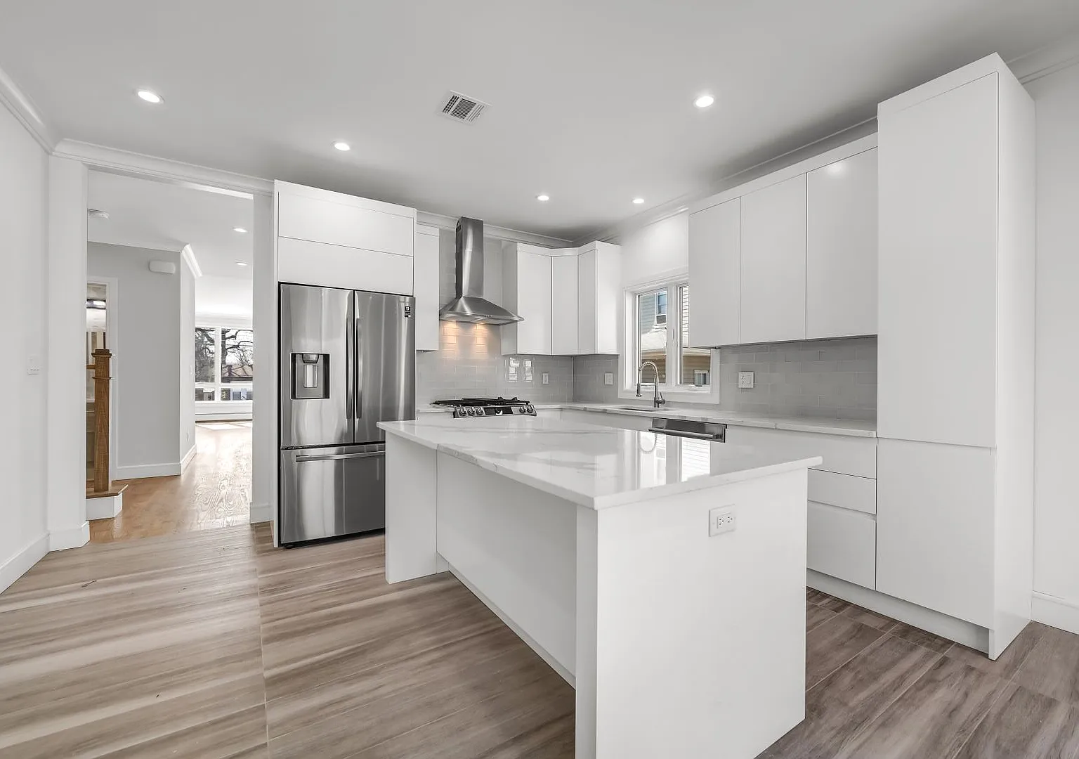 Brand New Construction - 4/Bed 5/Bath - Prime Location - NYC Views — Photo 3