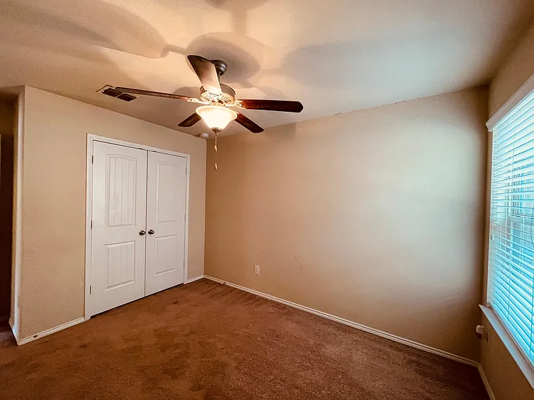 1112 Nocona Dr — Photo 20