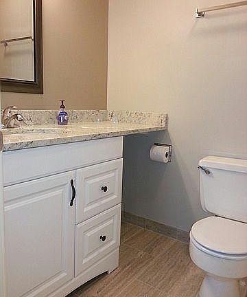 4th image of 902 W Alleghany Dr