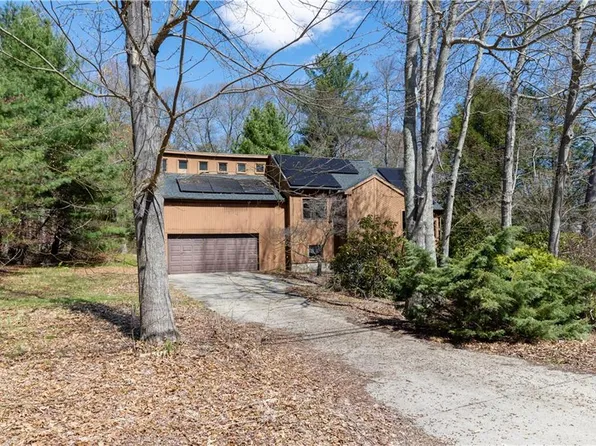 3 Rogler Farm Rd, Smithfield, RI 02917