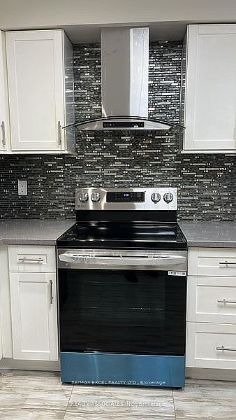 Toronto House for rent - 4 Bedrooms — photo 6