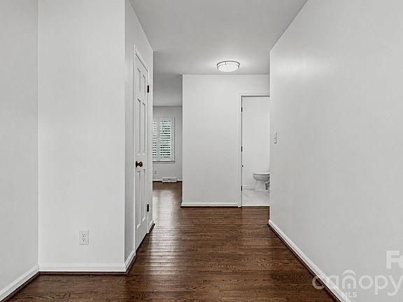 3rd image of 2222 Kings Dr